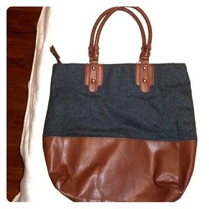 Mossimo Target Tote Bag! Faux leather bottom